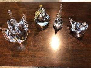 lot 115 image: Hand-Blown Glass Art