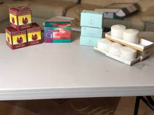 lot 222 image: Candle Set