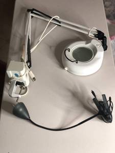 lot 273 image: Magnifying Glass Desk Lamp