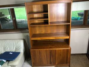 lot 31 image: 79 Vintage Wooden 10 Shelf Cabinet
