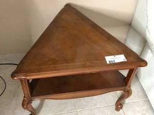 lot 33 image: Triangular Table