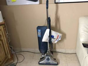 lot 275 image: Royal Heavy Duty Vacuum Commercial Quality