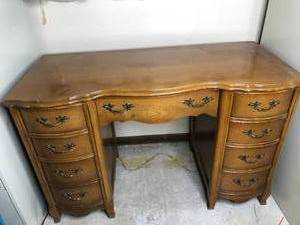 lot 392 image: Vintage Basset Furniture Wooden Desk