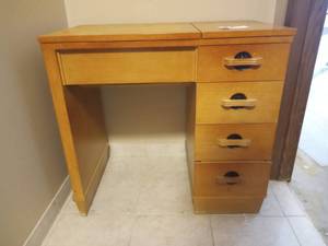 lot 35 image: Vintage Sewing Table