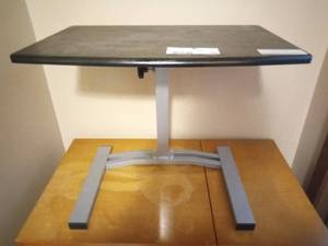 lot 367 image: Side Desk