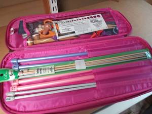lot 370 image: Knitting Kit