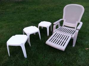 lot 443 image: Lawn Chair Set