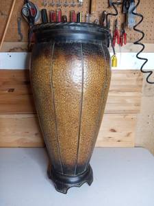 lot 446 image: Global Import Group Floor Vase