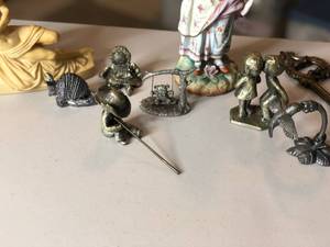 lot 189 image: Vintage Figurines