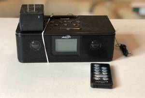 lot 239 image: Maxx Digital Ipod Player Radio