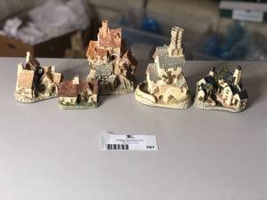 lot 287 image: David Winter Cottages