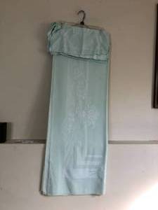 lot 408 image: Aqua Table Cloth & Napkin Cloth Set