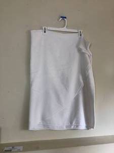 lot 412 image: White Table Cloth
