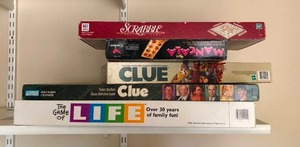 lot 426 image: Family Game Bundle