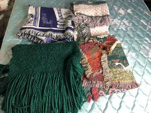 lot 301 image: Blanket Bundle
