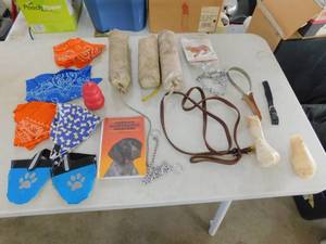 lot 34 image: Dog Items