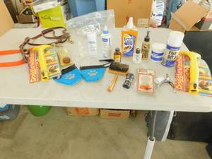 lot 36 image: Dog Supplies