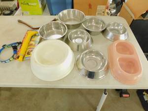 lot 37 image: Pet Supplies