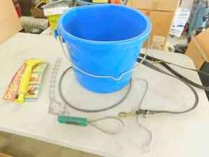 lot 38 image: Pet Items