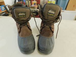 lot 54 image: Itasca Thinsulate Boots