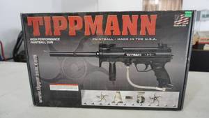 lot 74 image: New Tippmann High Performance Paintball Gun