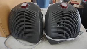 lot 66 image: 2 Sunbeam Portable Floor Heaters