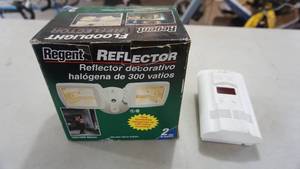 lot 84 image: New Regent Reflector Floodlight