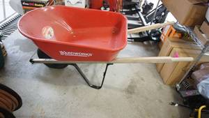 lot 100 image: Yardworks 5 cu ft Wheelbarrow