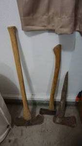lot 138 image: 3 Vintage Axes