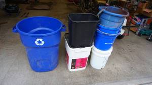 lot 176 image: Lot of Buckets