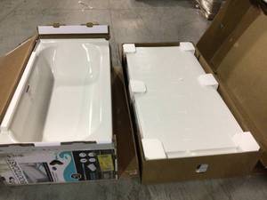 Bootz Bathtub 60 L  x 30 W x 14-14H (Slight Damaged) and 4 PC Wall  60H x 30 D x 60  W  see all pictures carefully
