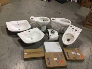 lot of assorted bathroom toilets, sinks, and tanks (in good condition) (see all pictures)
