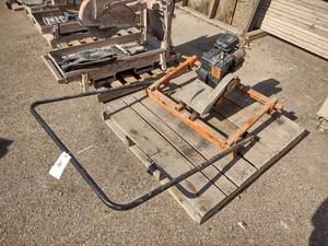 lot 14 image: Crete Pounder Power Screed, 3 hp Ga...