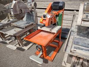 lot 30 image: Clipper 14 Block Saw, 5 hp, 230 Vo...
