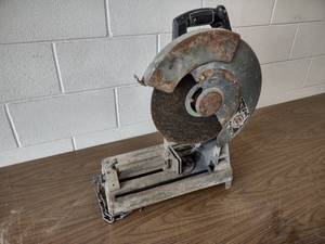 lot 190 image: Black & Decker 14 Chop Saw, Works...