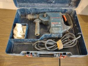 lot 208 image: Bosch 11236VS Hammer Drill, Works...
