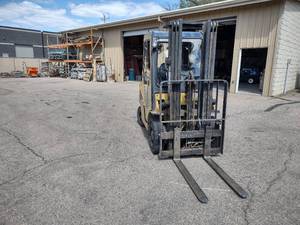 lot 7 image: Caterpillar P5000 LP Gas Forklift, ...