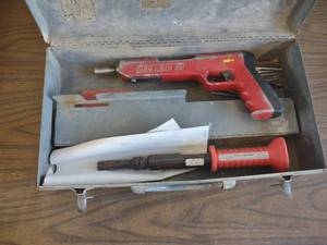 lot 223 image: Red Head 721 & Craftsman  Powder Ac...