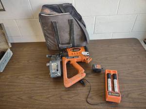 lot 224 image: Ramset GypFast 6 Volt Cordless Driv...