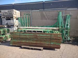 lot 41 image: Non-Stop Heavy Duty Climbing Scaffo...
