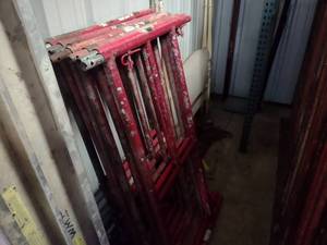 lot 96 image: (8) Waco 61x37 Scaffold Ladder En...