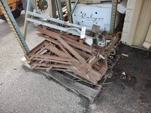 lot 168 image: (7) Waco Scaffold Climbers...