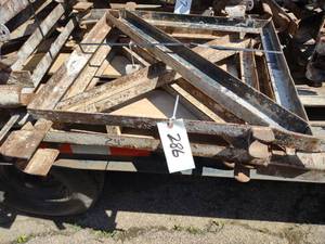 lot 286 image: (16) 24 Scaffold Outriggers...