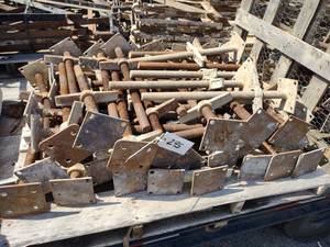 lot 295 image: (61) Screw Jacks...