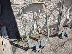 lot 302 image: (2) Swing Gates...
