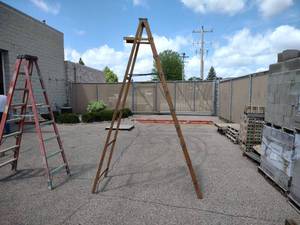 lot 246 image: Watling 10 Wood Step Ladder...