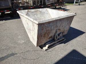 lot 274 image: Self Dumping Hopper, 54x60x32...