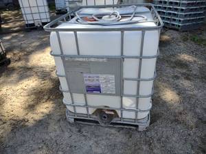 lot 280 image: Water Tank with Steel Cage...