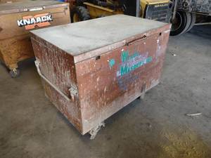 lot 327 image: Jobox Rolling Jobsite Tool Box, 48x...