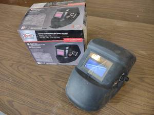 lot 332 image: Auto Darkening Welding Hood...